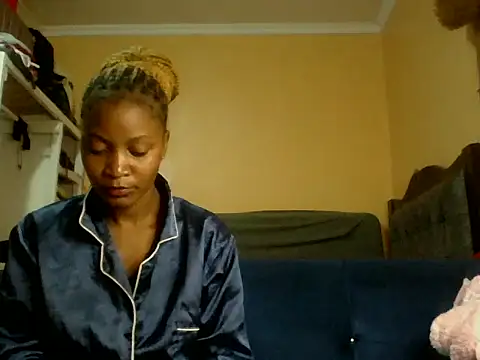 Snapshot of sexybaddie27 chatting on 07/10/26, 03:23 sexybaddie27 online show from 07/10/26, 03:23