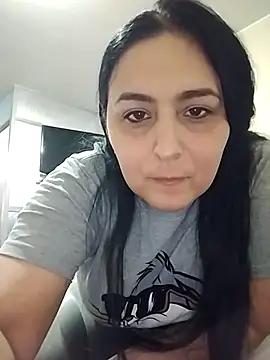 Snapshot of valeria1883 chatting on 07/04/26, 08:35 valeria1883 online show from 07/04/26, 08:35