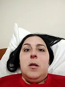 Snapshot of valeria1883 chatting on 07/11/26, 05:30 valeria1883 online show from 07/11/26, 05:30