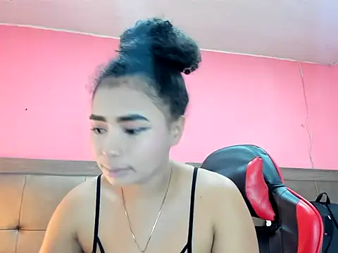 Naomi Moon  online show from 07/11/26, 07:25