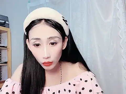 xiaoqq-01 online show from 07/13/26, 08:13
