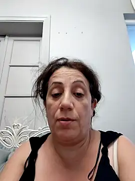 Snapshot of esineee chatting on 07/06/26, 05:48 esineee online show from 07/06/26, 05:48