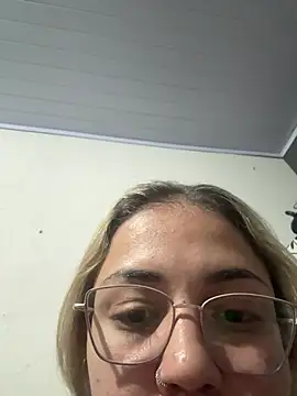 Snapshot of Loiraaasant chatting on 07/17/26, 10:18 Loiraaasant online show from 07/17/26, 10:18