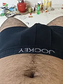 Snapshot of Hard_Hairy_Medium chatting on 07/06/26, 03:03 Hard Hairy Medium online show from 07/06/26, 03:03