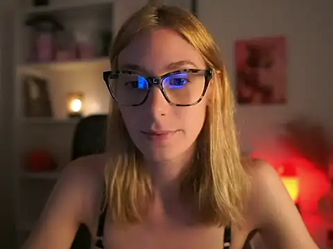 RachelMoore18 online show from 07/08/26, 07:53
