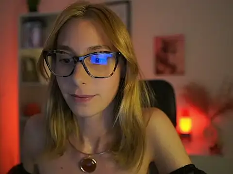 RachelMoore18 online show from 07/06/26, 08:32