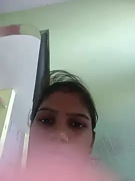 Snapshot of Madhuri_cute_kaur chatting on 07/15/26, 09:16 Madhuri cute kaur online show from 07/15/26, 09:16