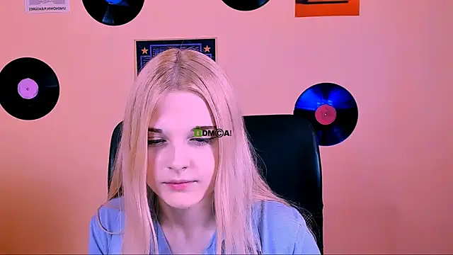 nicole bright online show from 07/08/26, 09:10