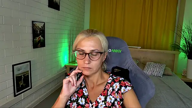 RondaGrinz online show from 07/08/26, 01:56