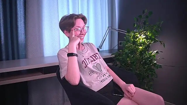 JulietaSthole online show from 07/07/26, 08:40