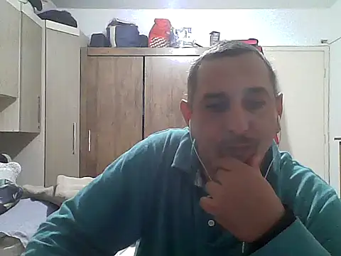 raposaoofc13 online show from 07/08/26, 01:52