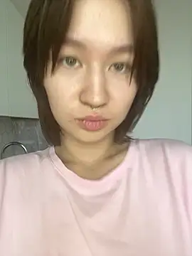 Snapshot of Riley_flower_ chatting on 07/11/26, 02:28 Riley flower online show from 07/11/26, 02:28