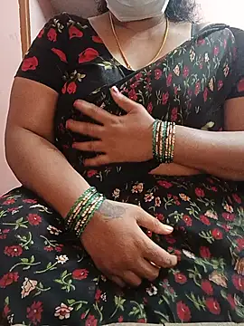 Snapshot of tamil_queen_29 chatting on 07/15/26, 05:31 tamil queen 29 online show from 07/15/26, 05:31