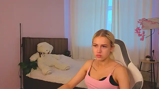ChloexBarbie online show from 07/15/26, 01:45