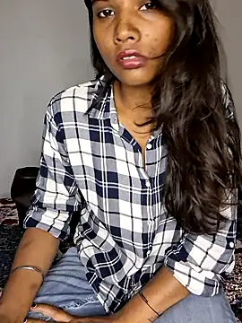 Snapshot of MysticDiya chatting on 07/10/26, 05:51 MysticDiya online show from 07/10/26, 05:51