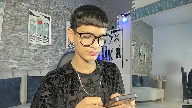 Snapshot of stevensantana1 chatting on 07/11/26, 02:45 stevensantana1 online show from 07/11/26, 02:45