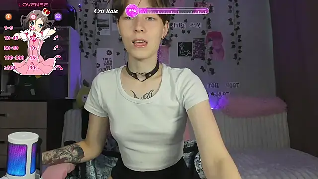 Snapshot of EllieFromTheMoon chatting on 07/13/26, 10:14 EllieFromTheMoon online show from 07/13/26, 10:14