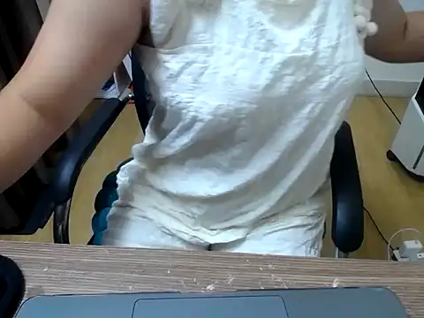 Snapshot of Sushi_Oo chatting on 07/14/26, 06:03 Sushi Oo online show from 07/14/26, 06:03