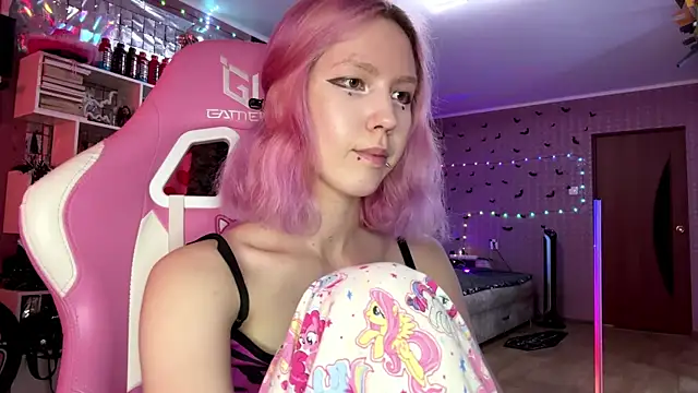 lonely bunny online show from 07/14/26, 01:50