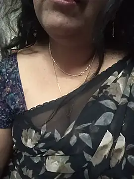 Janu-hot1 online show from 08/07/26, 11:05