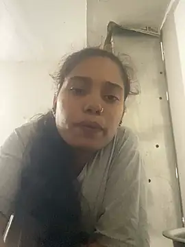 Diamond-girl143 online show from 07/10/26, 02:39