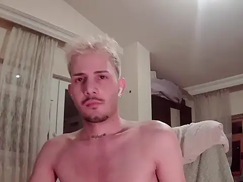 Snapshot of austindamon chatting on 07/18/26, 01:36 austindamon online show from 07/18/26, 01:36