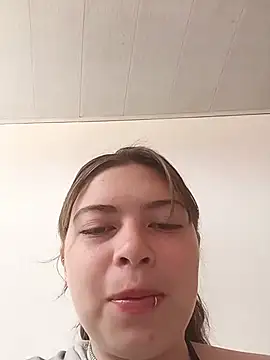 LoveShae- online show from 07/10/26, 05:13