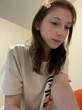 Lia Kim  online show from 07/31/26, 05:43