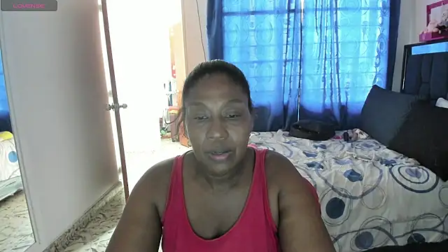 Snapshot of LupeAdams chatting on 10/14/25, 05:02 LupeAdams online show from 10/14/25, 05:02
