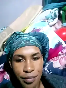Snapshot of phiwe22 chatting on 07/10/26, 11:27 phiwe22 online show from 07/10/26, 11:27