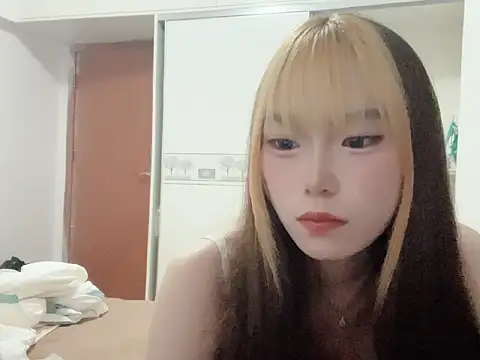 Snapshot of momo-9999 chatting on 07/13/26, 01:10 momo-9999 online show from 07/13/26, 01:10
