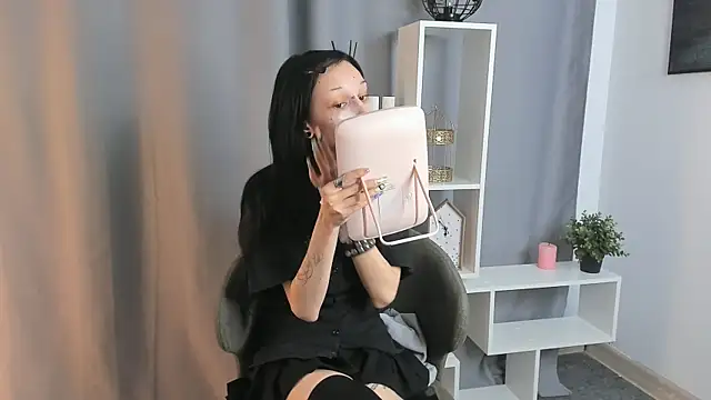 LawannaOmersa online show from 07/14/26, 01:50