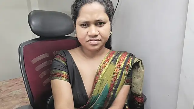 Snapshot of Shakina_begam43 chatting on 07/10/26, 05:13 Shakina begam43 online show from 07/10/26, 05:13