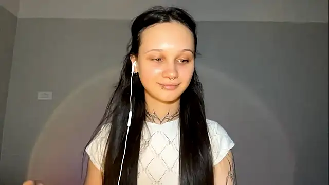 Snapshot of MayraLucarelli chatting on 07/11/26, 10:15 MayraLucarelli online show from 07/11/26, 10:15