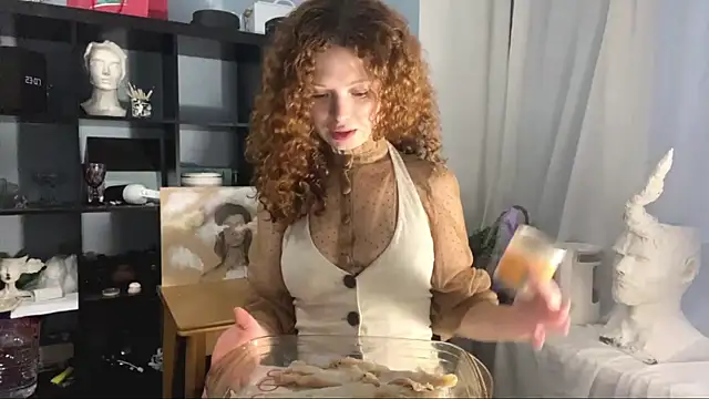ElenaVanderbilt online show from 07/10/26, 08:09