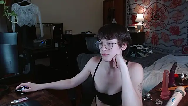 DecemberHoliday online show from 07/14/26, 06:58