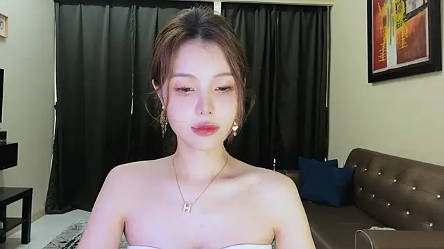 Yuki Juicy online show from 07/15/26, 10:22