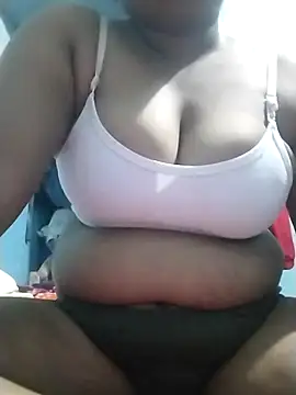 Snapshot of kannadabeauty chatting on 07/18/26, 06:33 kannadabeauty online show from 07/18/26, 06:33
