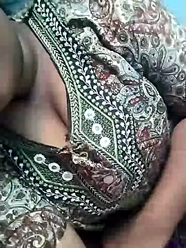 Snapshot of kannadabeauty chatting on 07/14/26, 05:12 kannadabeauty online show from 07/14/26, 05:12