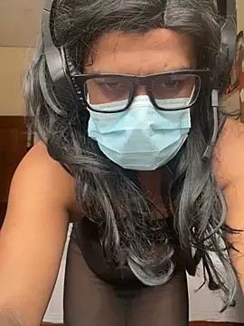 Snapshot of SrilankanLadyboy chatting on 07/15/26, 06:20 SrilankanLadyboy online show from 07/15/26, 06:20