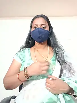 Snapshot of laxi_tamilponnu chatting on 07/15/26, 05:03 laxi tamilponnu online show from 07/15/26, 05:03