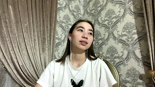 Snapshot of cocoSharms chatting on 07/19/26, 03:09 cocoSharms online show from 07/19/26, 03:09