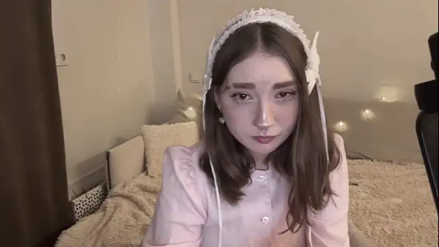 LolaPanzica online show from 07/13/26, 12:15