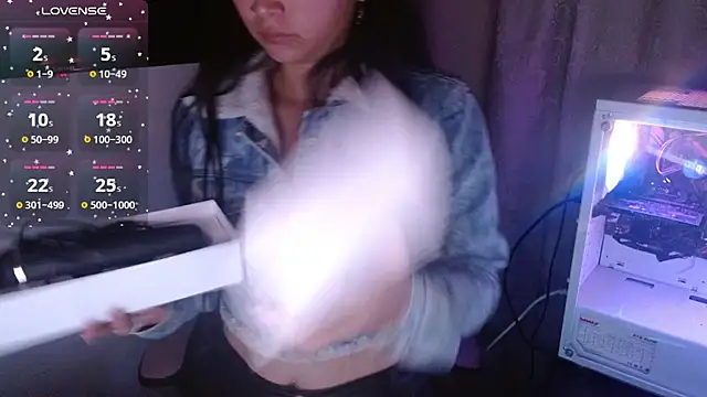 holly rosee online show from 07/15/26, 08:10