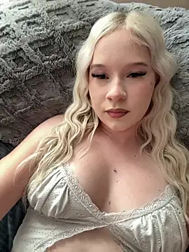 Chloebabyluv online show from 07/14/26, 01:05