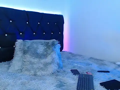 Novaluxee online show from 07/23/26, 01:58