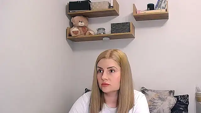 alisenties online show from 05/17/26, 02:39