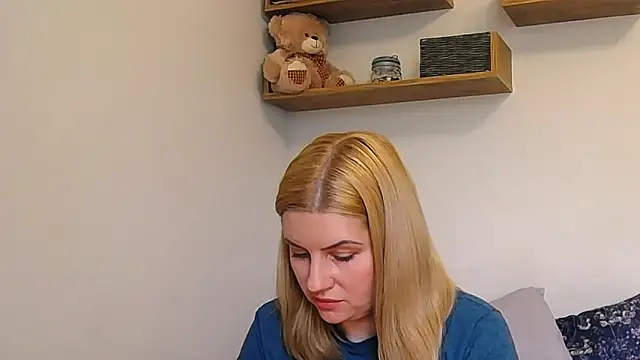 alisenties online show from 04/23/26, 02:40