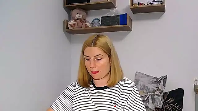 alisenties online show from 12/01/25, 03:35