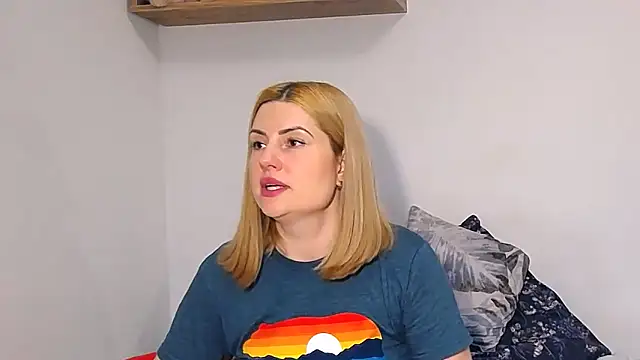 alisenties online show from 02/15/26, 03:22